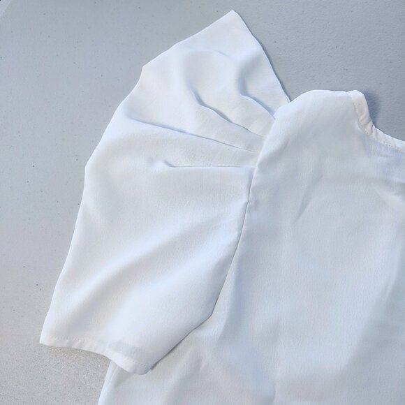 IRIS top with statement sleeves, round neck, short sleeves,  pearl button - Picture 6 of 11